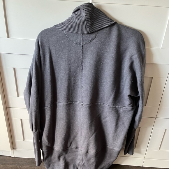 Aritzia (Wilfred) sweatshirt/cardigan, charcoal grey, size xs - Picture 1 of 4